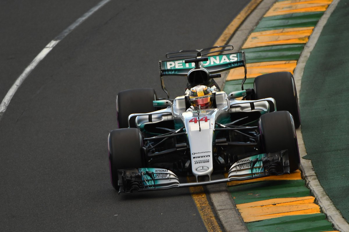 Lewis Hamilton conquista pole position para o Grande Prémio da Austrália