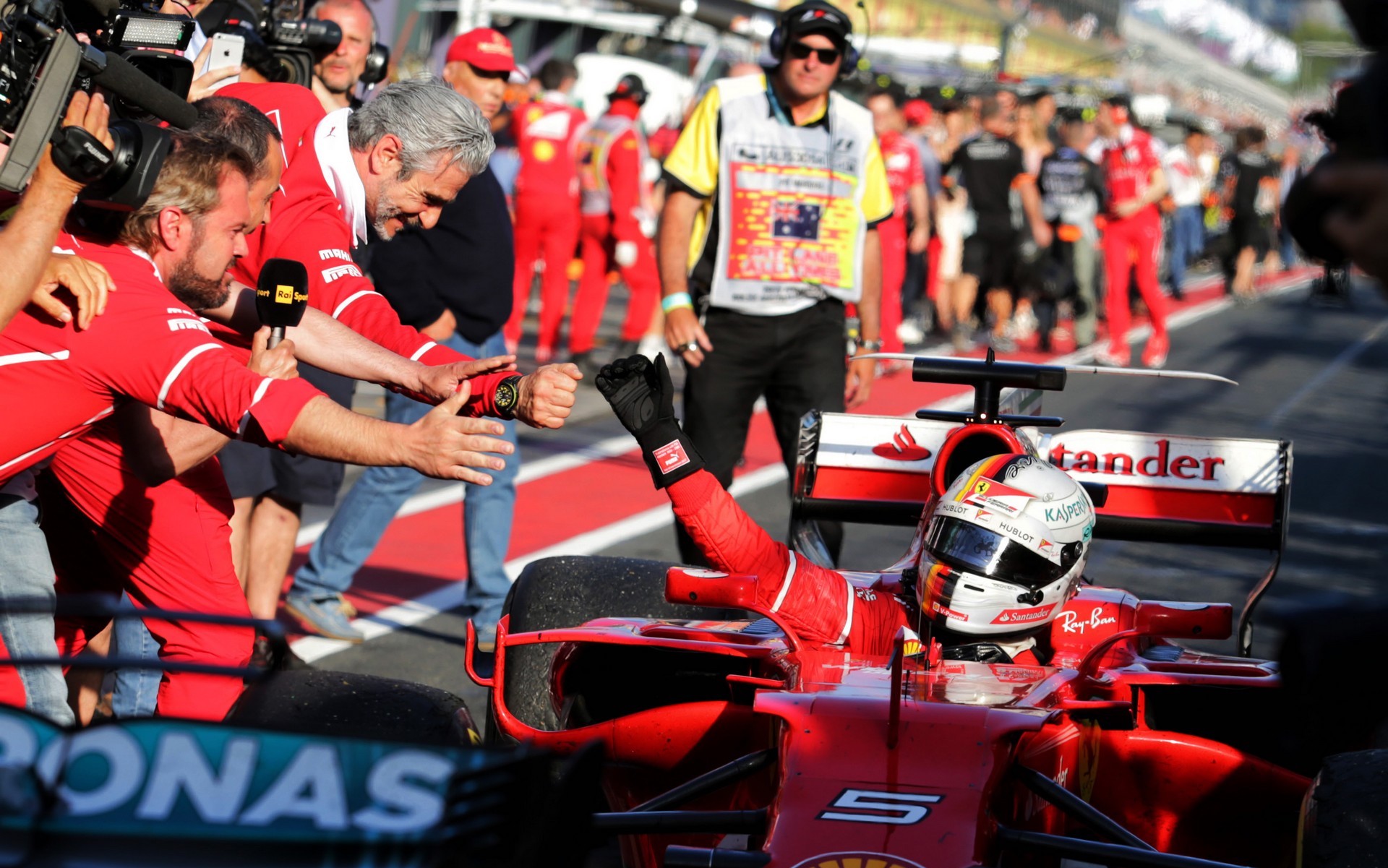 Maurizio Arrivabene exige “concentração” para “evitar distrações”