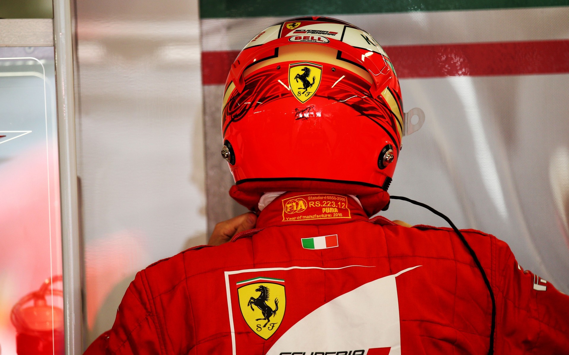 Kimi Raikkonen lidera primeira sessão de treinos livres