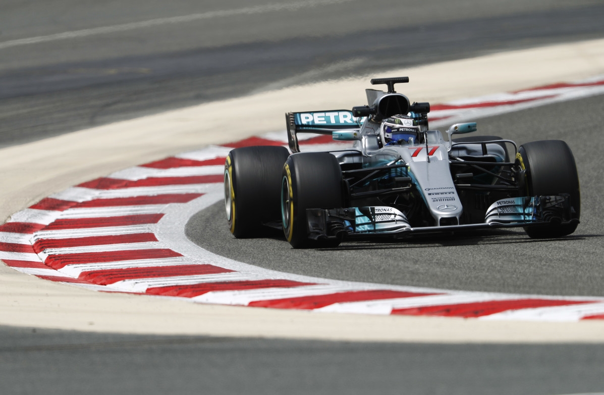 Bottas lidera último dia de testes no Bahrain