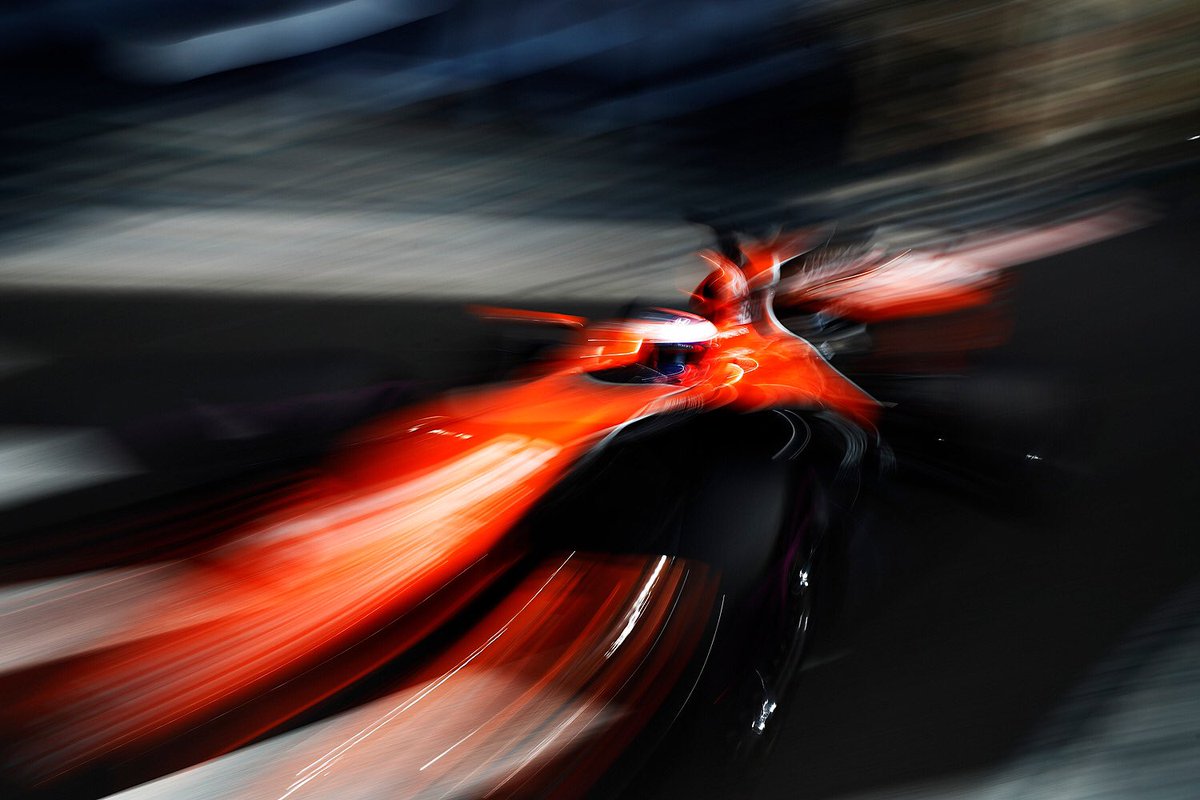 Penalização obriga Button a arrancar do fim da grelha