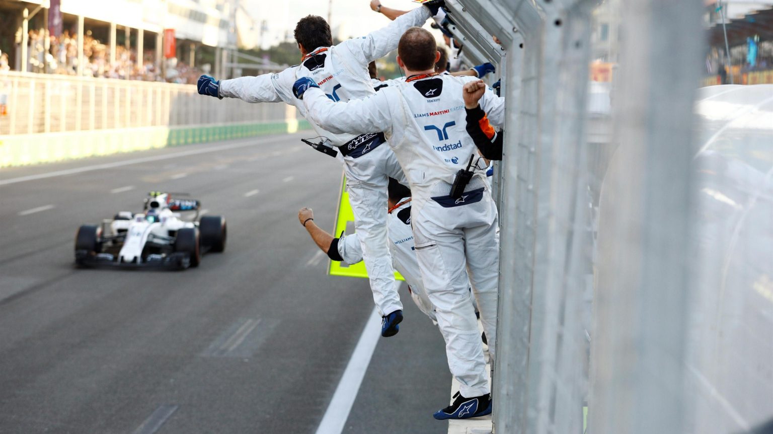 Stroll “sem palavras” depois de primeiro pódio na Fórmula 1