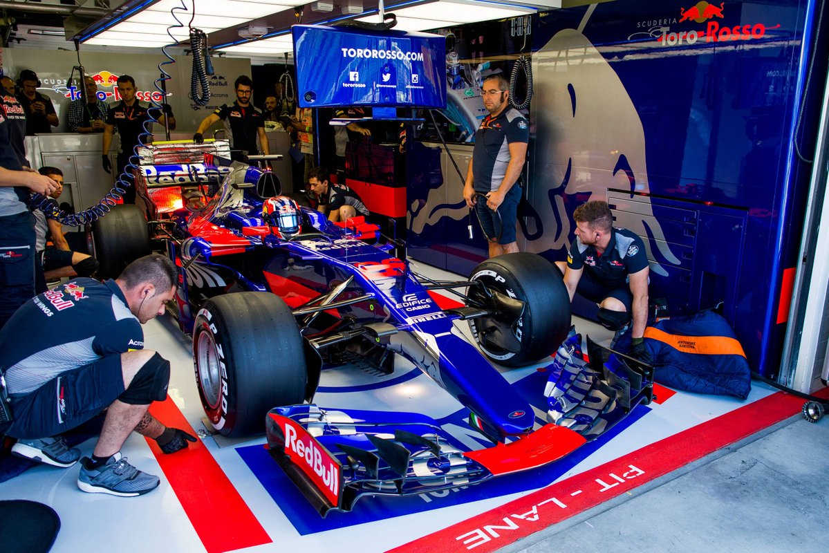 Daniil Kvyat aproxima-se de suspensão após penalização na Hungria