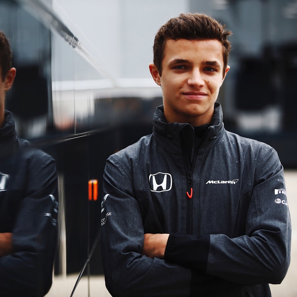 Lando Norris testa com a McLaren no Hungaroring