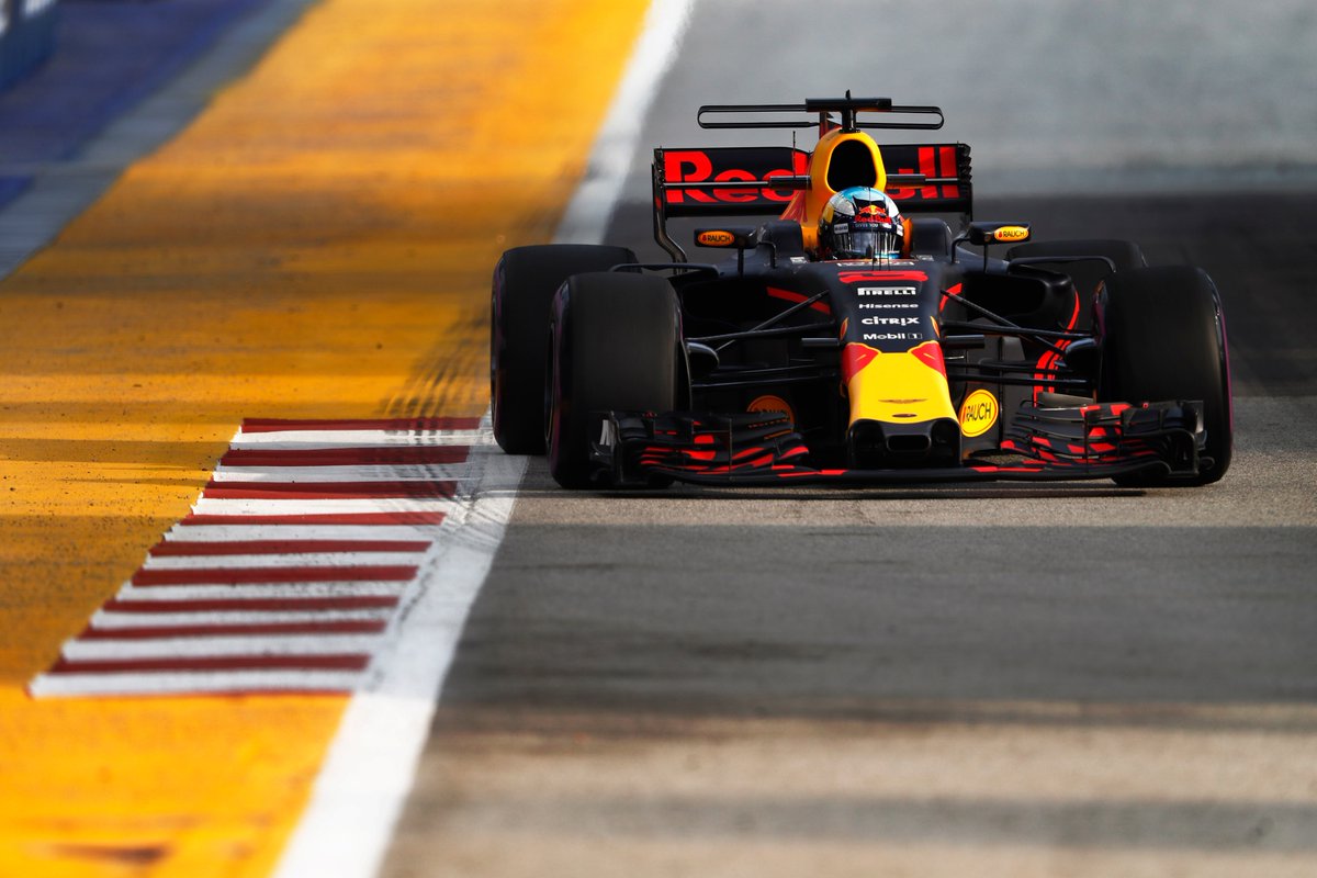 Red Bull na frente na segunda sessão em Singapura