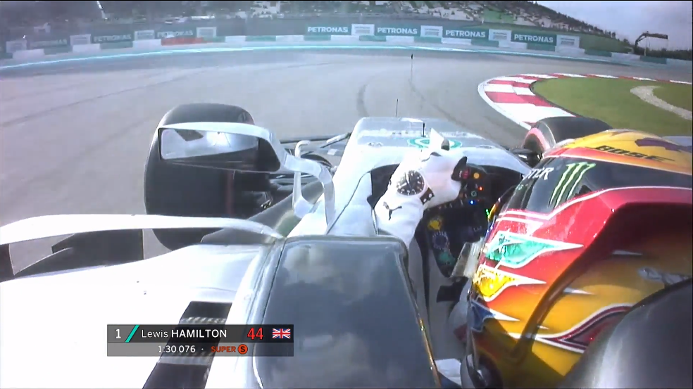 [Vídeo] Volta da pole position de Lewis Hamilton em Sepang