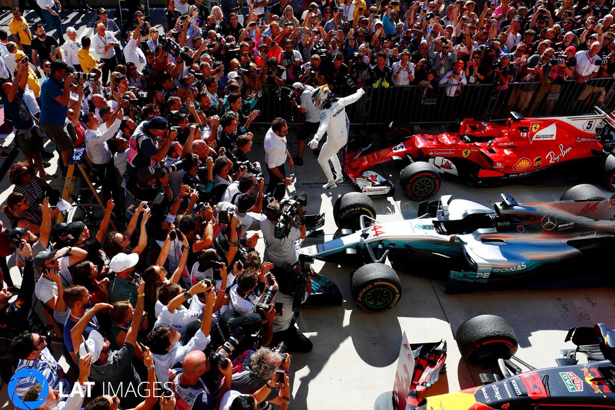 Hamilton triunfa e Mercedes é campeã nos Estados Unidos