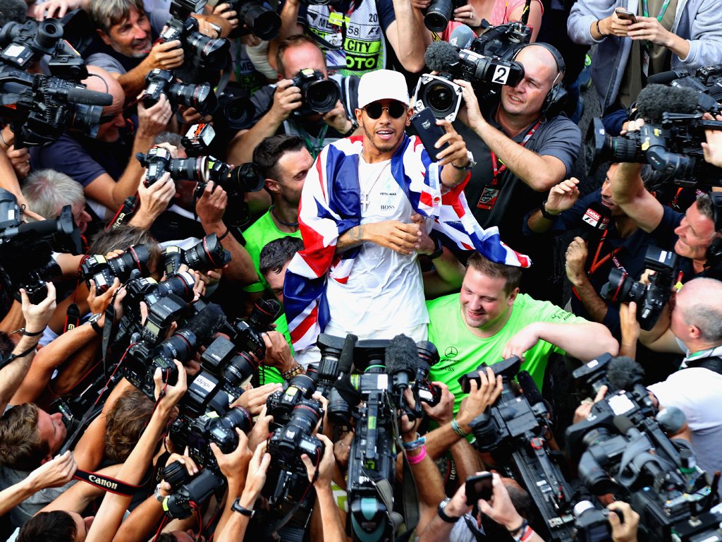 Equipas e pilotos felicitam Lewis Hamilton pelo quarto título