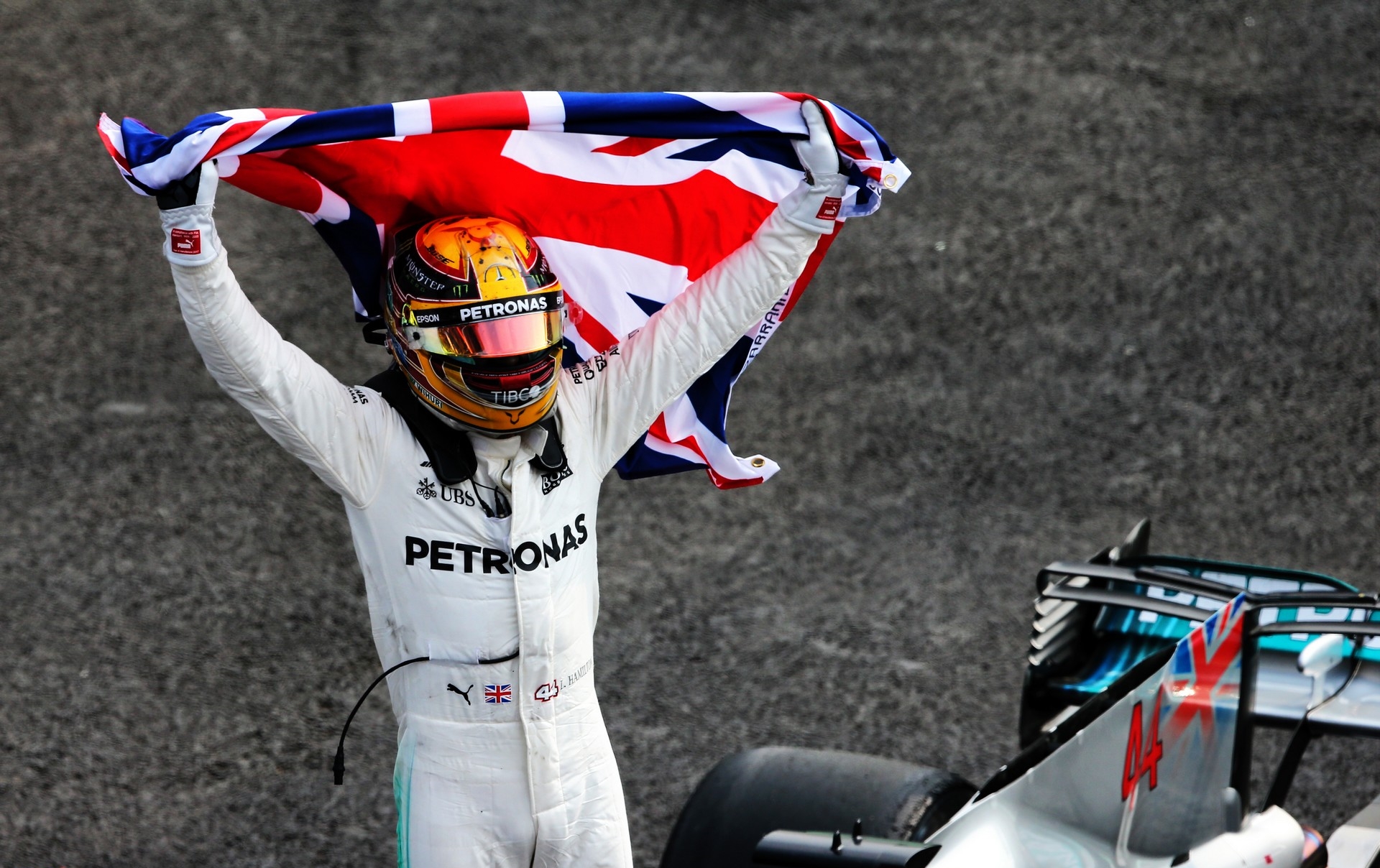 Hamilton: Quarto título “não parece real”