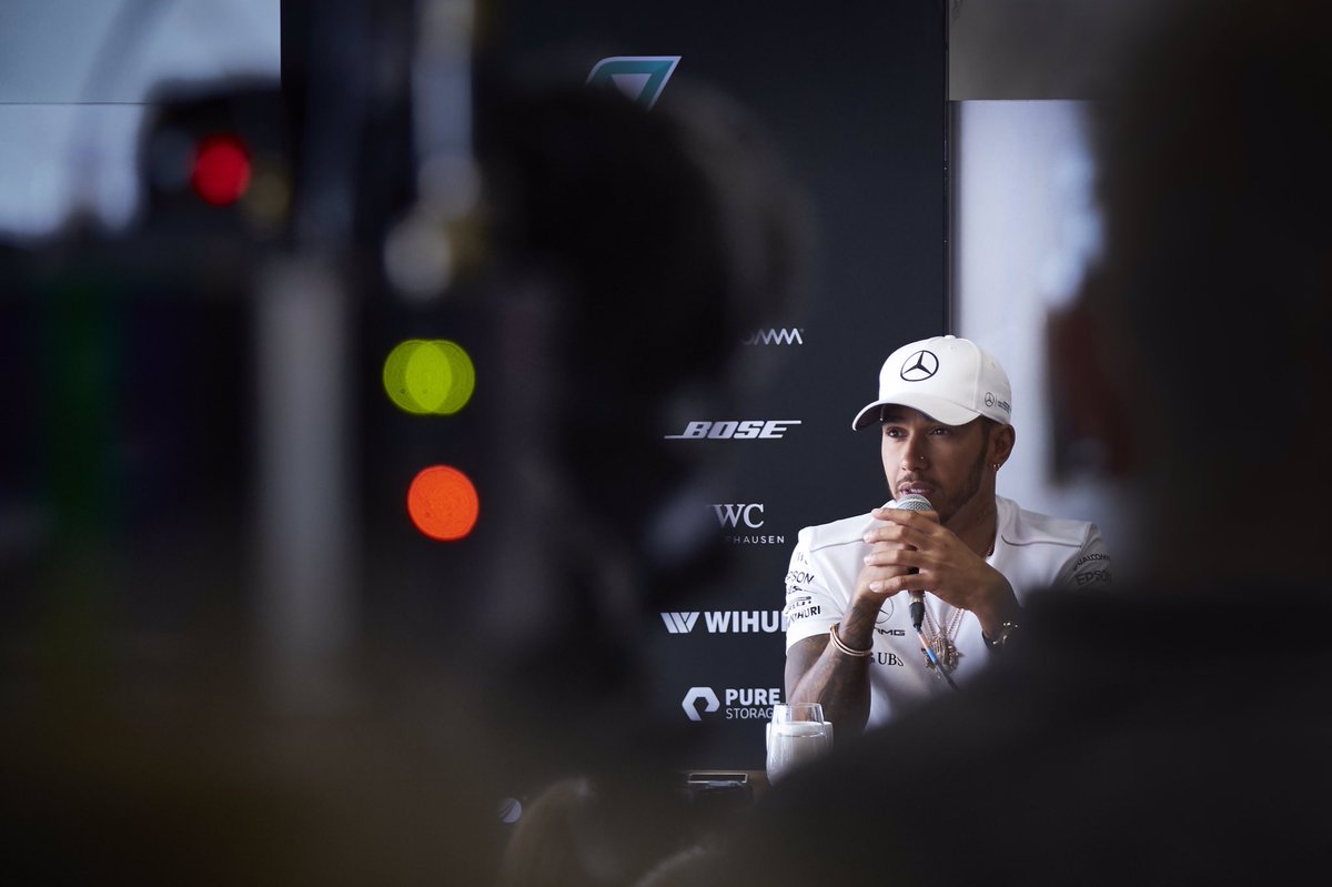 Depois de conquistar título no México, Hamilton garante querer vencer últimas duas corridas