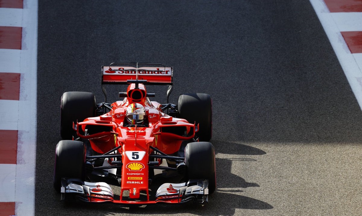 Vettel na frente de Hamilton na primeira sessão em Abu Dhabi