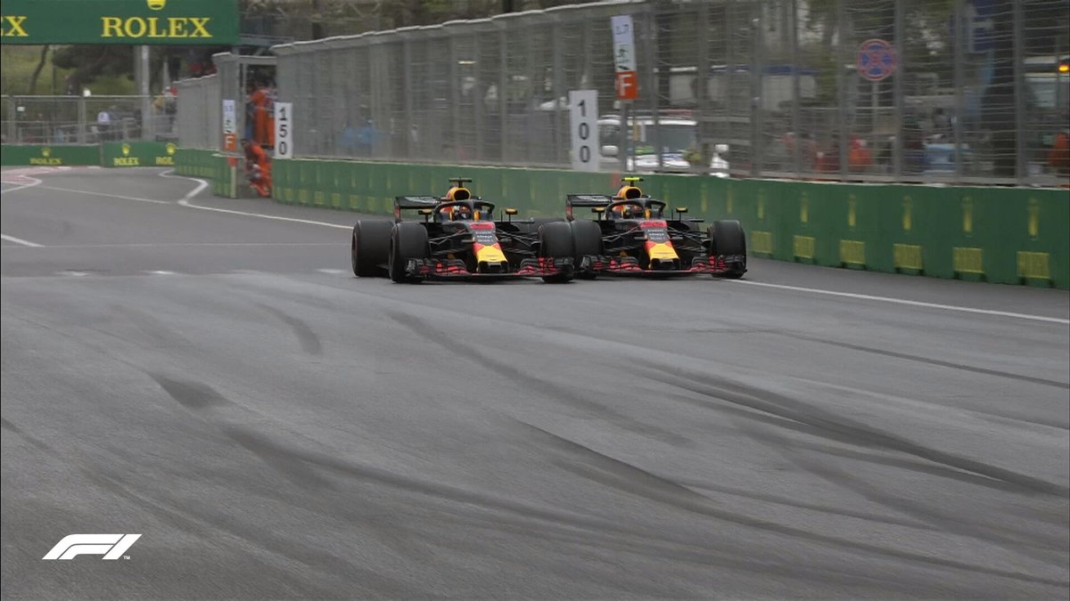 VÍDEO: Luta entre os pilotos da Red Bull em Baku