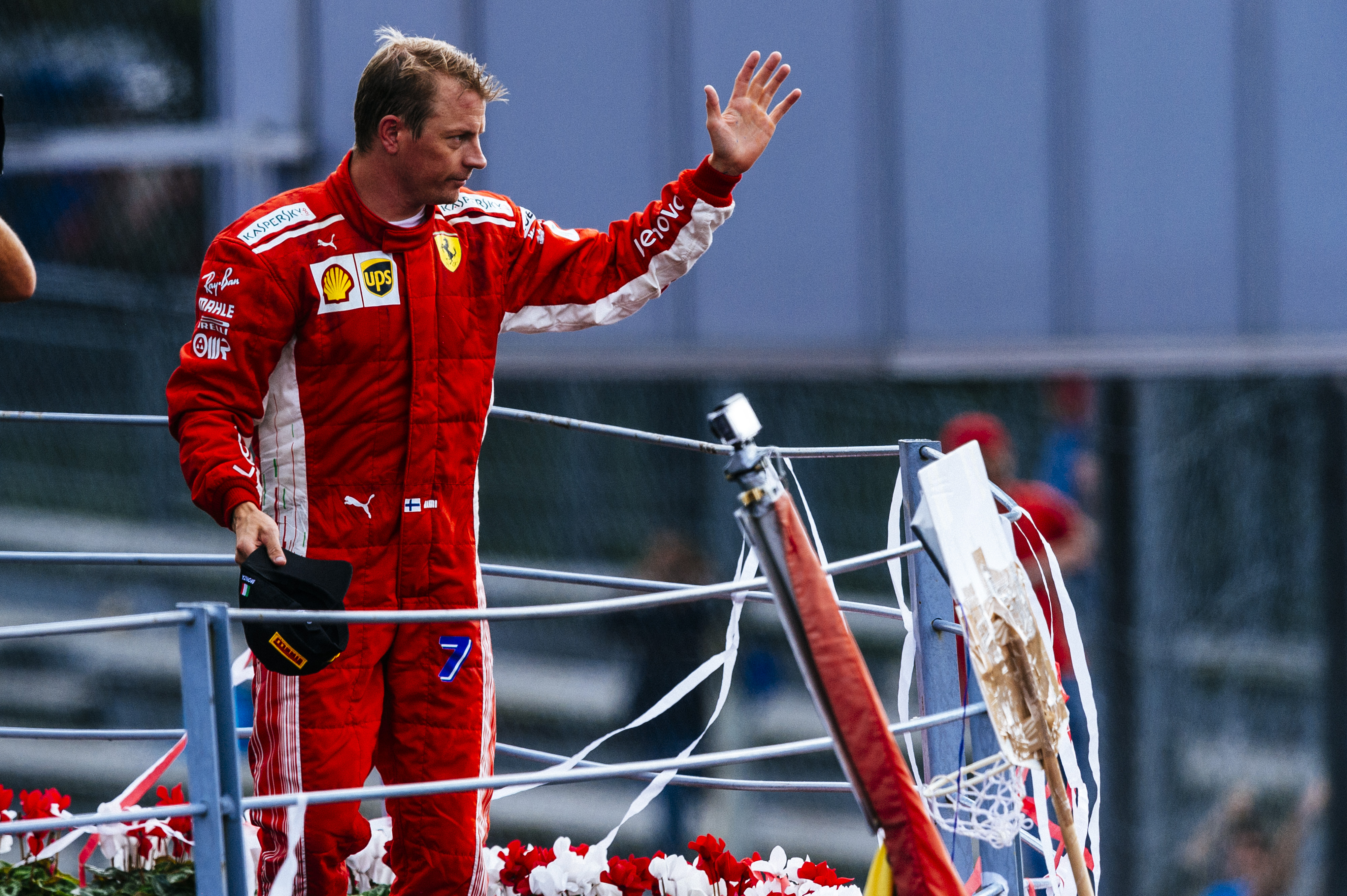 Raikkonen: Ritmo da Ferrari torna vitória de Hamilton “difícil de aceitar”