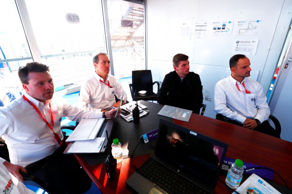 Verstappen diz que dia de serviço comunitário na Fórmula E foi “construtivo”