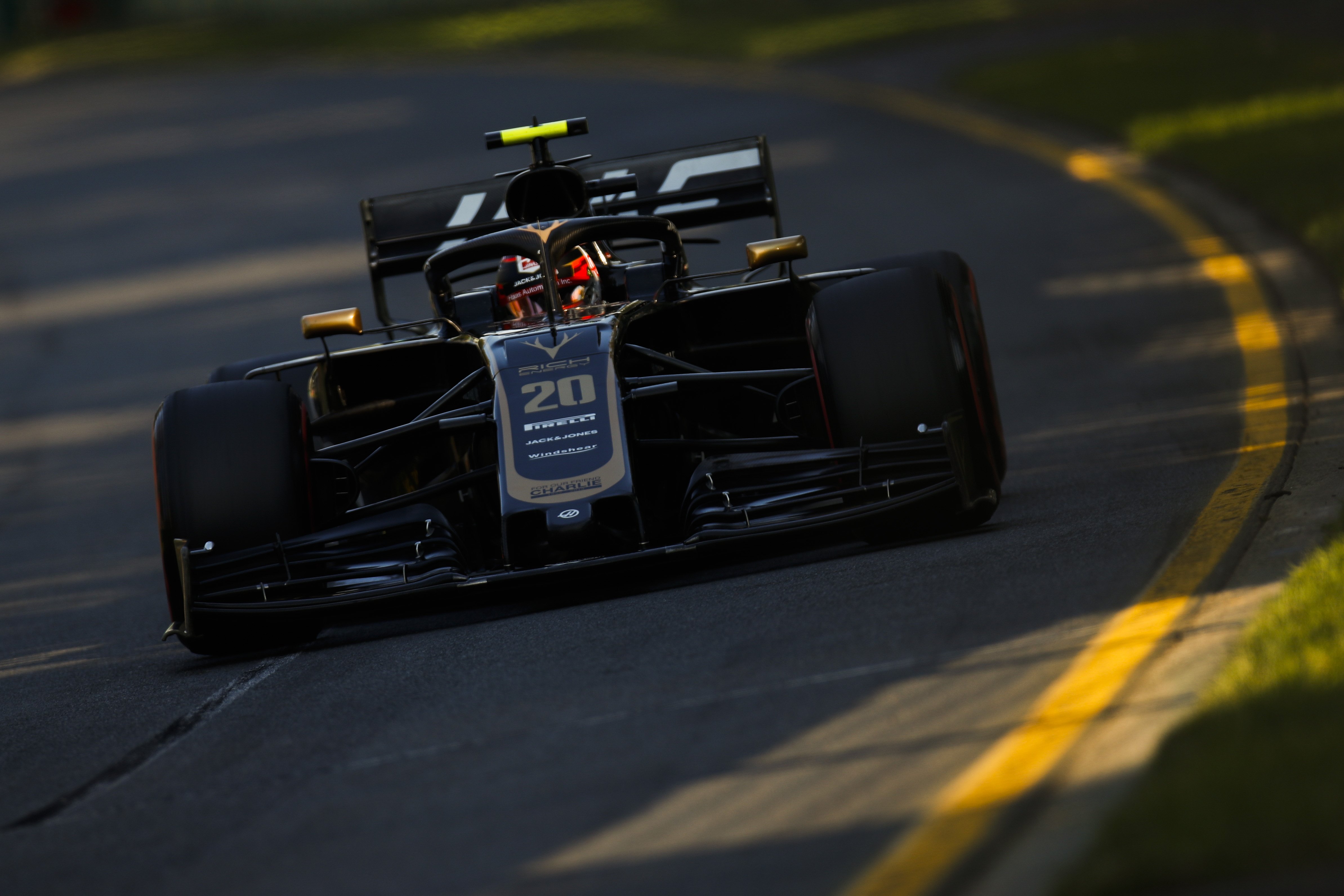 Magnussen: “É uma loucura pensar que existem outros carros mais rápidos do que o Haas”