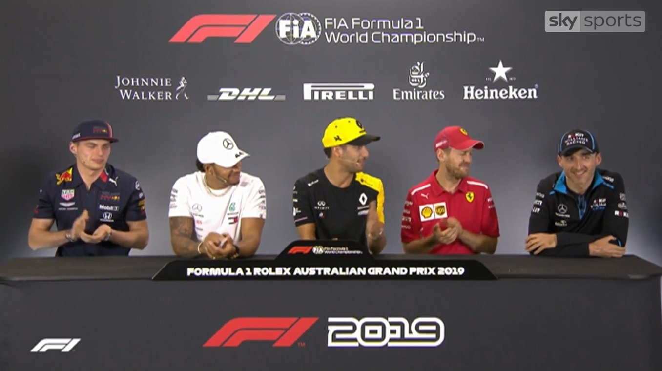 VÍDEO: Pilotos e jornalistas aplaudem regresso de Kubica na conferência de imprensa