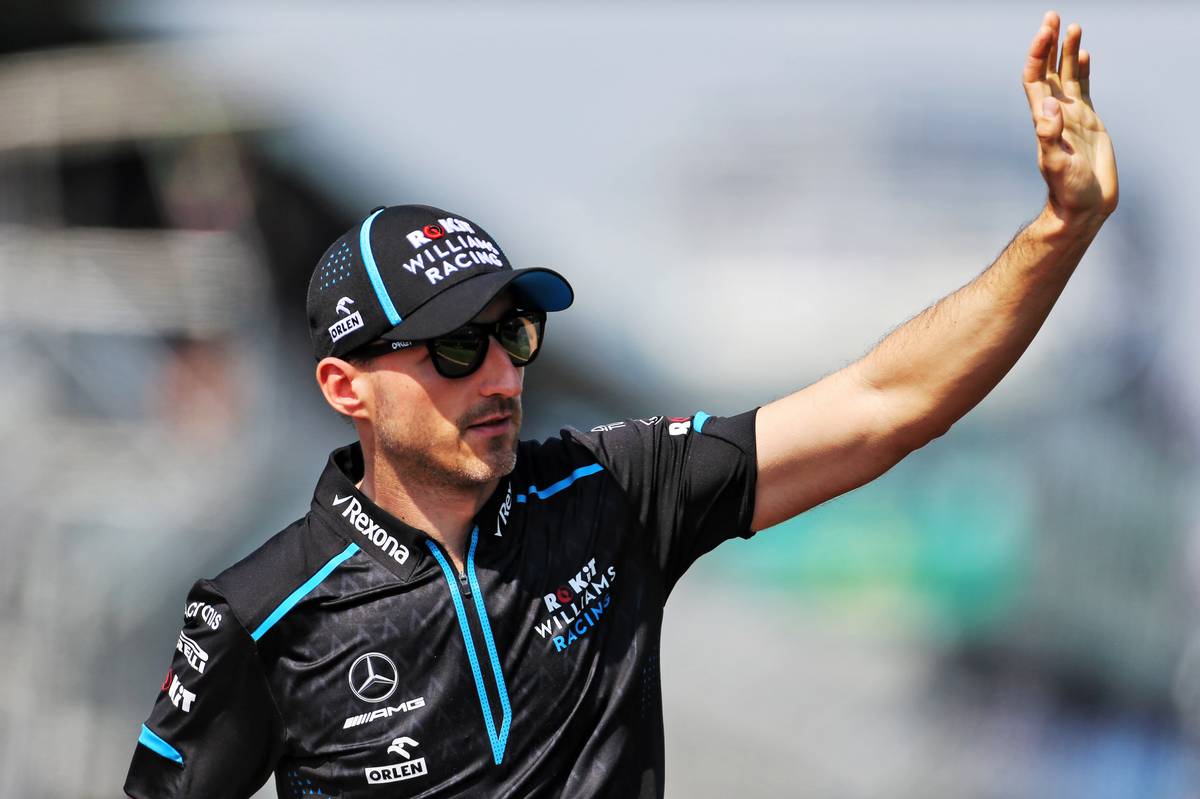 Kubica afirma que quase começou a rir durante corrida marcada por muitos problemas em Melbourne