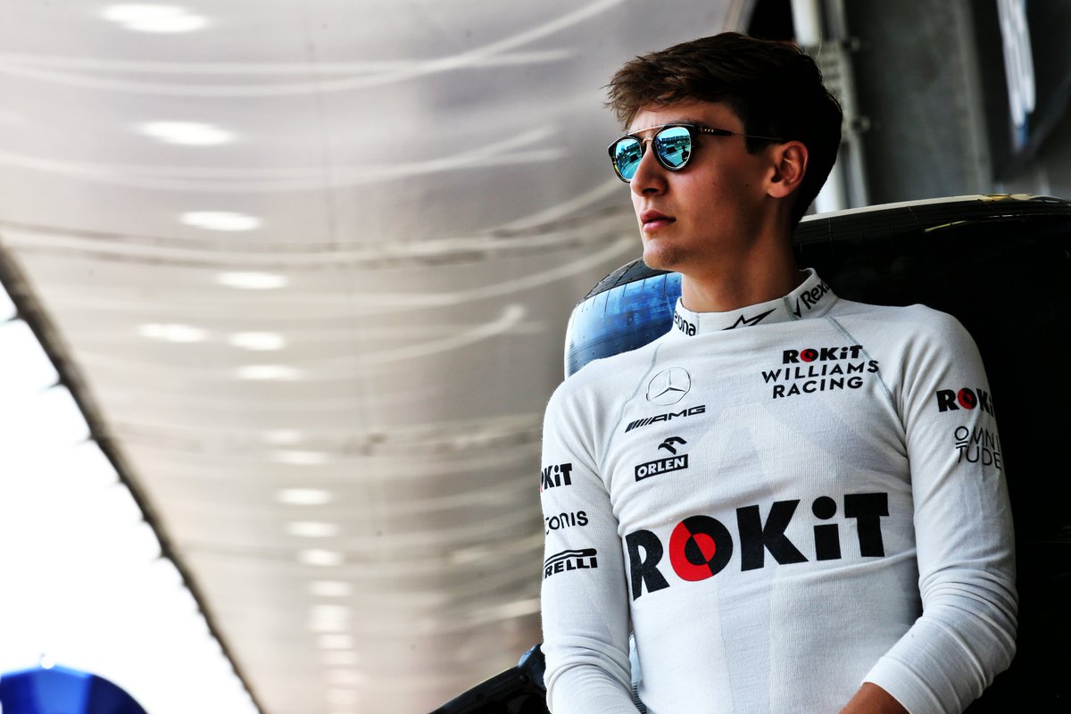 Danos no chassis do Wiliams colocam Russell fora da segunda sessão em Baku
