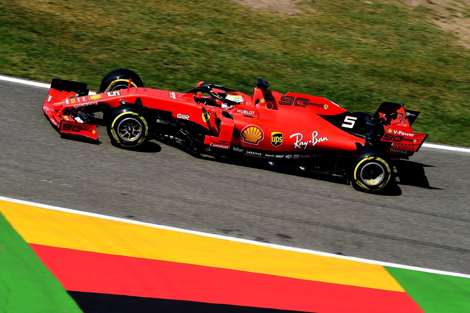Vettel: “Perdemos uma grande oportunidade, mas espero que tenhamos outra amanhã”