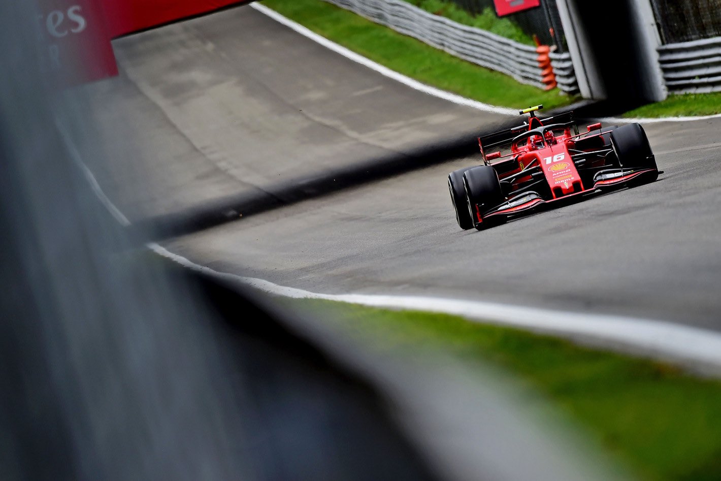 Leclerc destaca ritmo “muito forte” da Mercedes apesar de ter liderado o primeiro dia em Monza