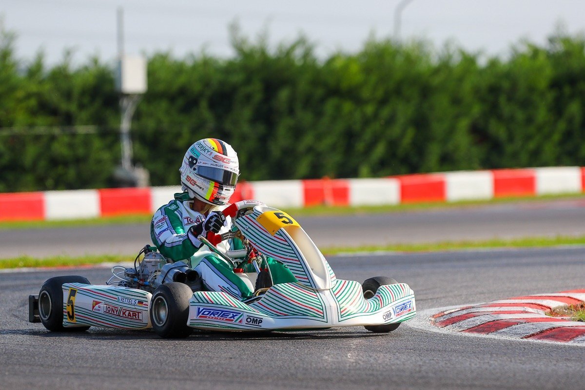 Vettel regressou ao karting para se estrear com Shifter da Tony Kart
