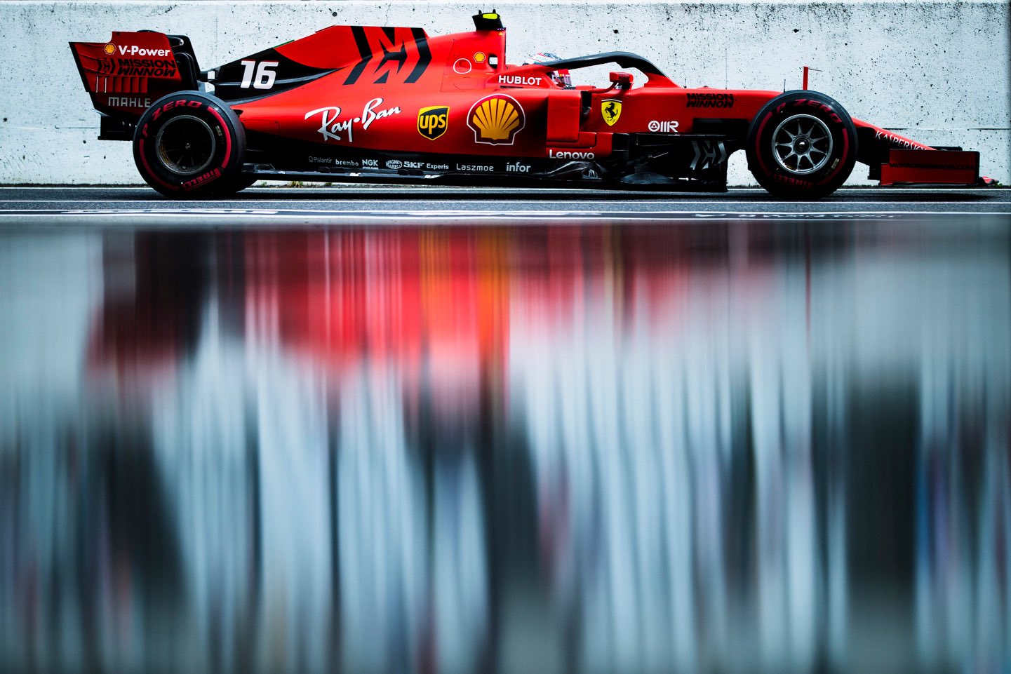 Leclerc surpreendido com a falta de ritmo da Ferrari no Japão