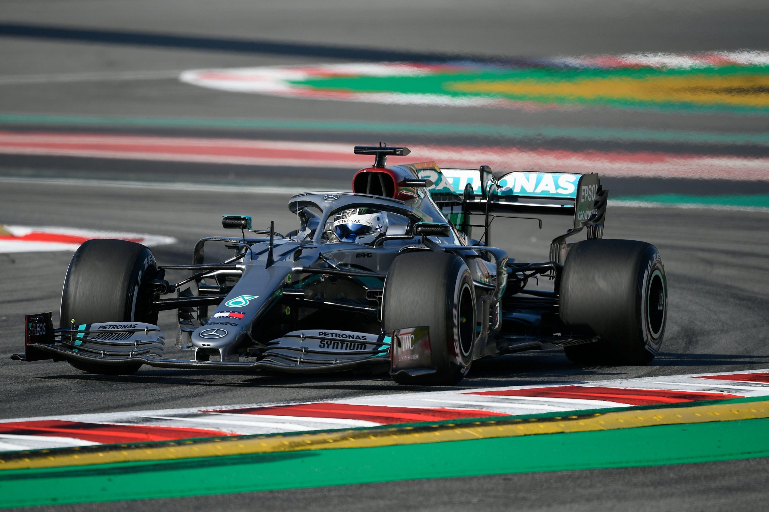 Bottas lidera manhã produtiva para todas as equipas em Barcelona