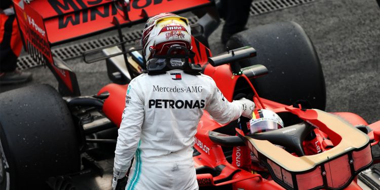 Hamilton nega “sonho” de se juntar à Ferrari: “Estou com a melhor equipa”