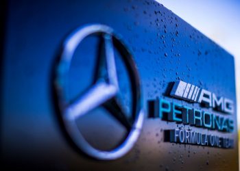 Mercedes nega rumores “infundados e irresponsáveis” e confirma permanência na Fórmula 1