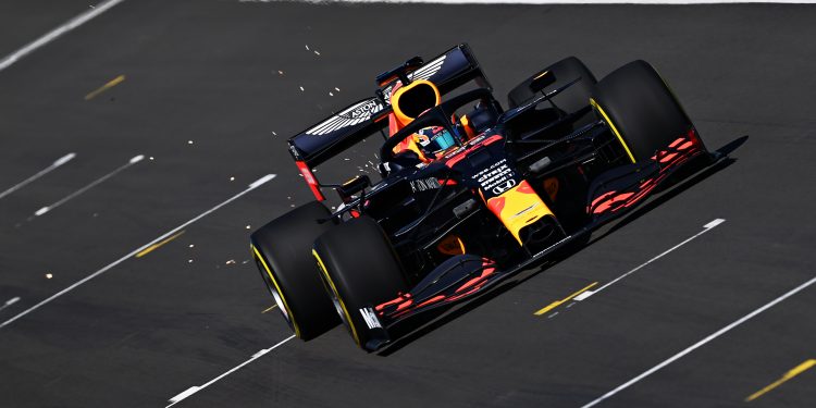Red Bull completou dia de filmagens com Albon em Silverstone