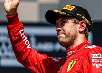 Binotto diz que foi “difícil” tomar a decisão de não renovar com Vettel