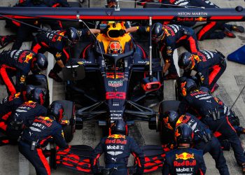 Albon trabalhará com o ex-engenheiro de corrida de Ricciardo a partir do Grande Prémio da Grã-Bretanha
