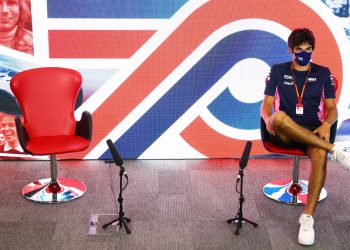 Pérez em isolamento após teste à COVID-19 “inconclusivo” em Silverstone