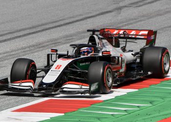 Grosjean “chocado” com o desempenho do motor da Ferrari em qualificação