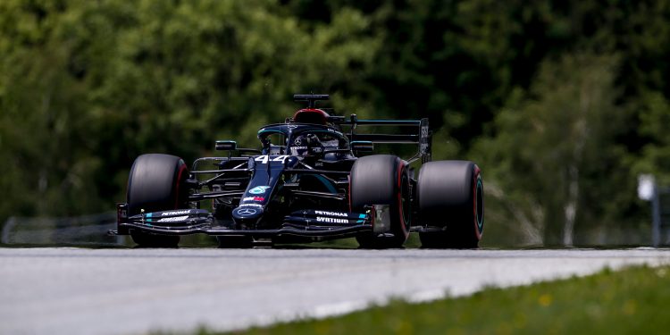 Red Bull lança novo protesto e Hamilton é chamado aos comissários