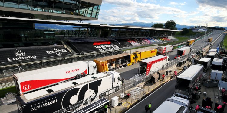 Duas pessoas “isoladas e removidas das operações” depois de testarem positivo para a COVID-19