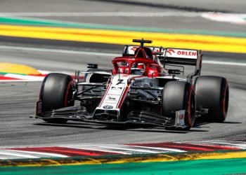 Raikkonen sublinha “primeiro dia positivo do ano” após 14º posto na qualificação em Barcelona
