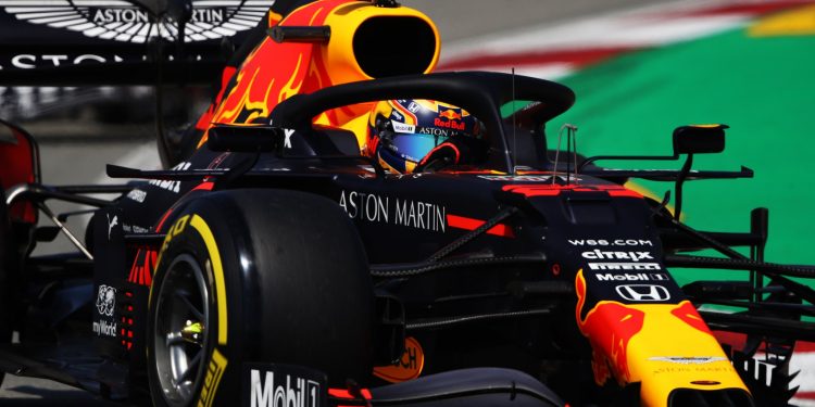 Marko revela que Albon está “ao nível de Verstappen” nas curvas rápidas