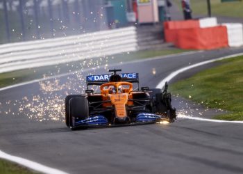 Sainz critica condução de Grosjean e lamenta falta de sorte nas primeiras corridas do ano