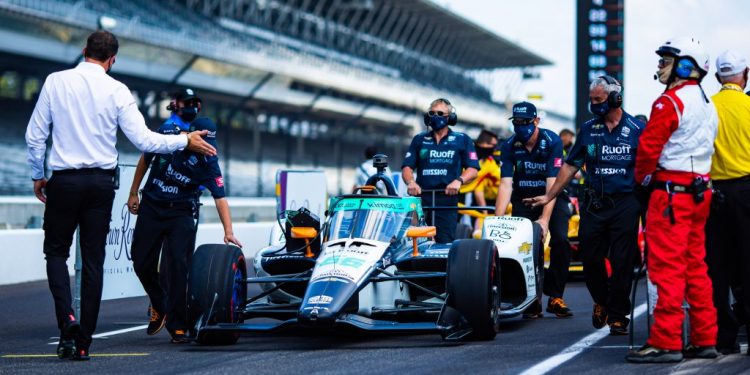 Indy 500: Alonso e quatro ex-pilotos de Fórmula 1 entram hoje em ação na mítica oval