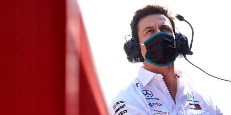 Wolff revela ter levado a cabo “discussões iniciais” para cargo na Fórmula 1 – mas diz que Domenicali é a escolha certa