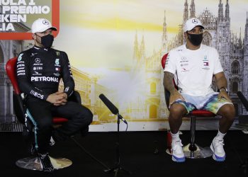 Horner: “É óbvio que a Mercedes favorece o Lewis”