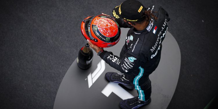 Hamilton: Igualar o recorde de Schumacher é “uma honra incrível”