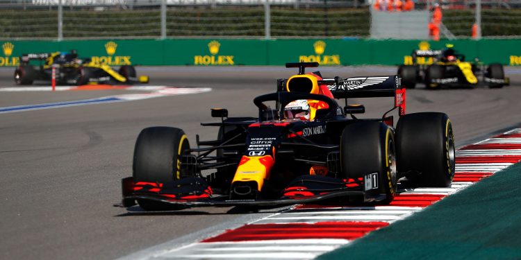 Renault diz-se disposta a fornecer a Red Bull mas admite: “Não esperamos ser o plano A deles”