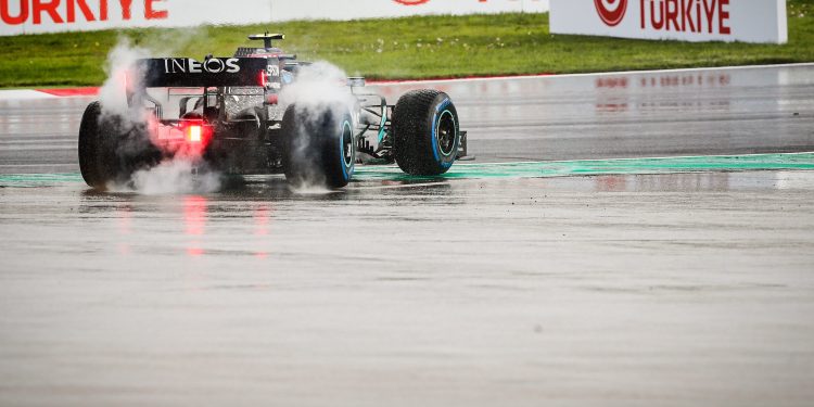 “O Lewis foi melhor este ano”, admite Bottas após corrida “desastrosa” com seis piões