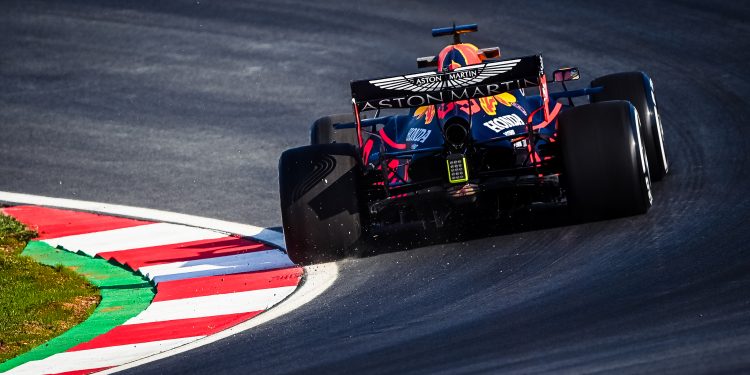 “É como pilotar no gelo”: Verstappen lidera no difícil regresso da Fórmula 1 a Istambul