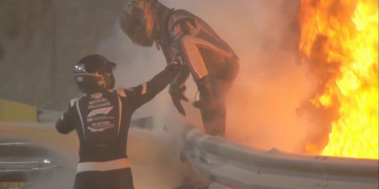 Vídeo: Acidente assustador de Romain Grosjean no GP do Bahrain
