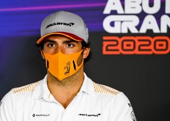 Sainz e Vettel condenam decisão “injusta” da FIA em relação ao teste de Abu Dhabi
