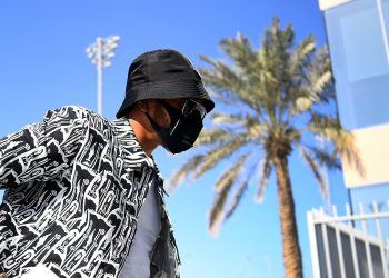 Hamilton diz que Russell fez um “trabalho incrível” na estreia com a Mercedes em Sakhir