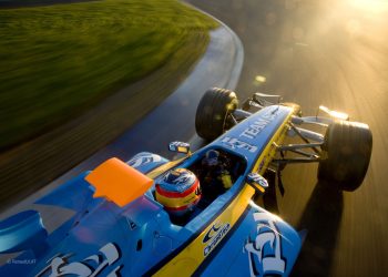 Reunião de campeões: Alonso regressará ao volante do R25 em Yas Marina